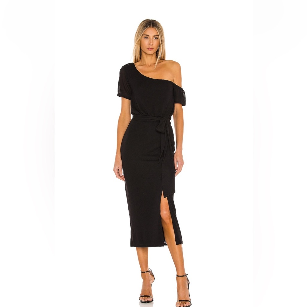 Revolves Lover and Friends Eden Dress . Elegant Black Off-Shoulder Dress